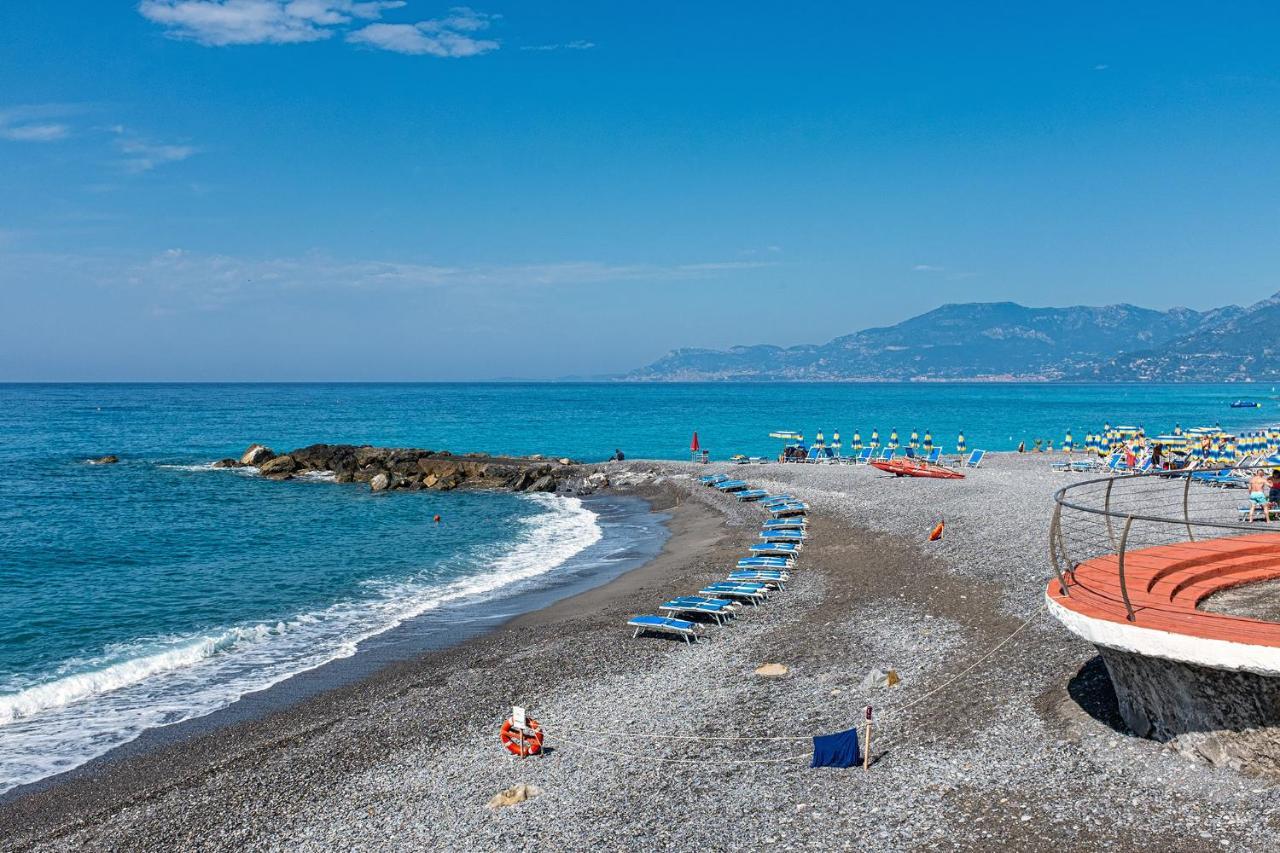L'Approdo Otel Bordighera Dış mekan fotoğraf